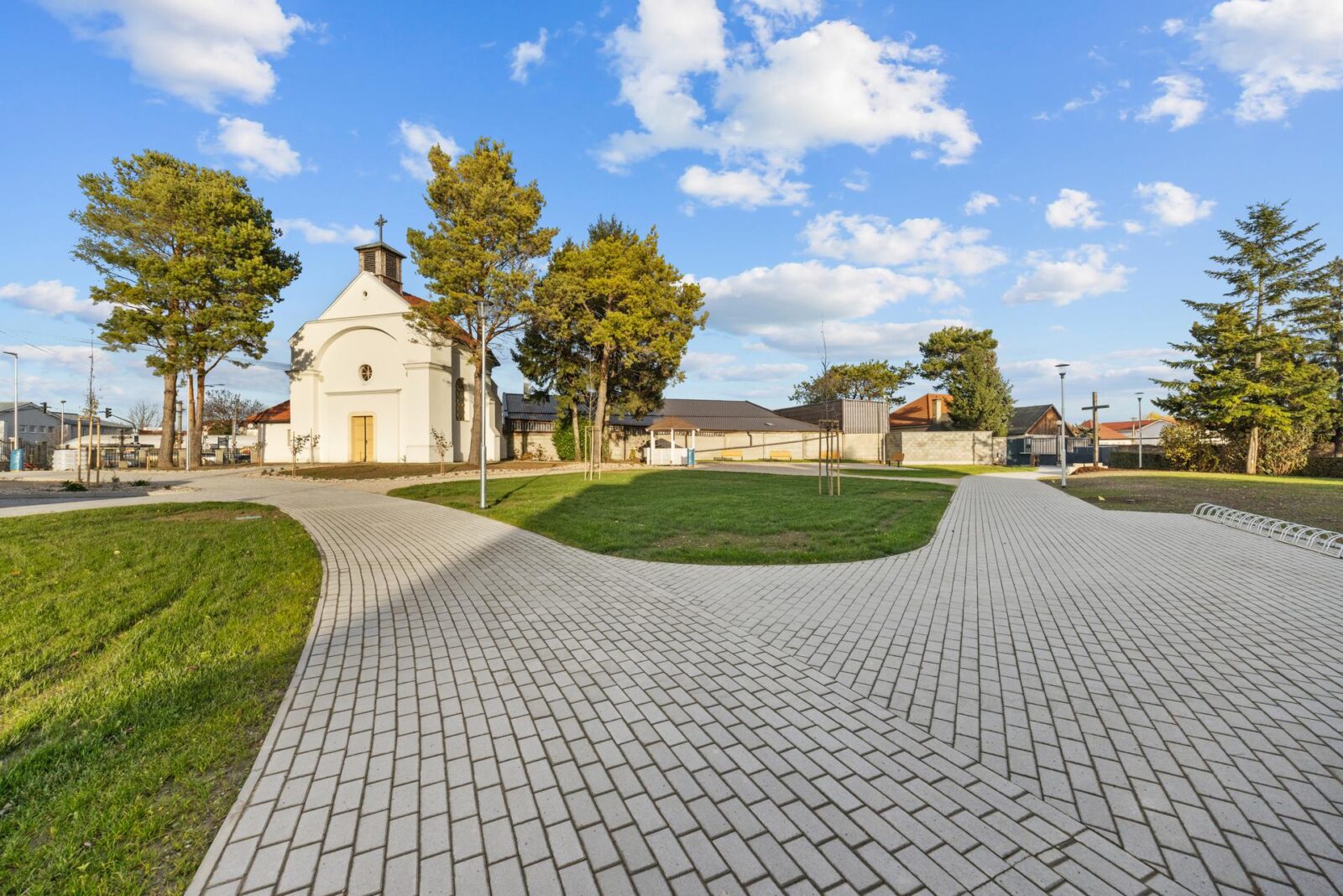 Základná Škola Madony exteriér 04